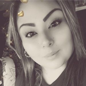 Meet your Posher, Alicia